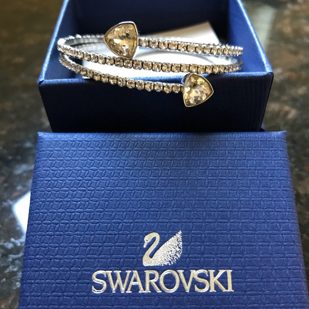 Swarovski twisty drop bangle